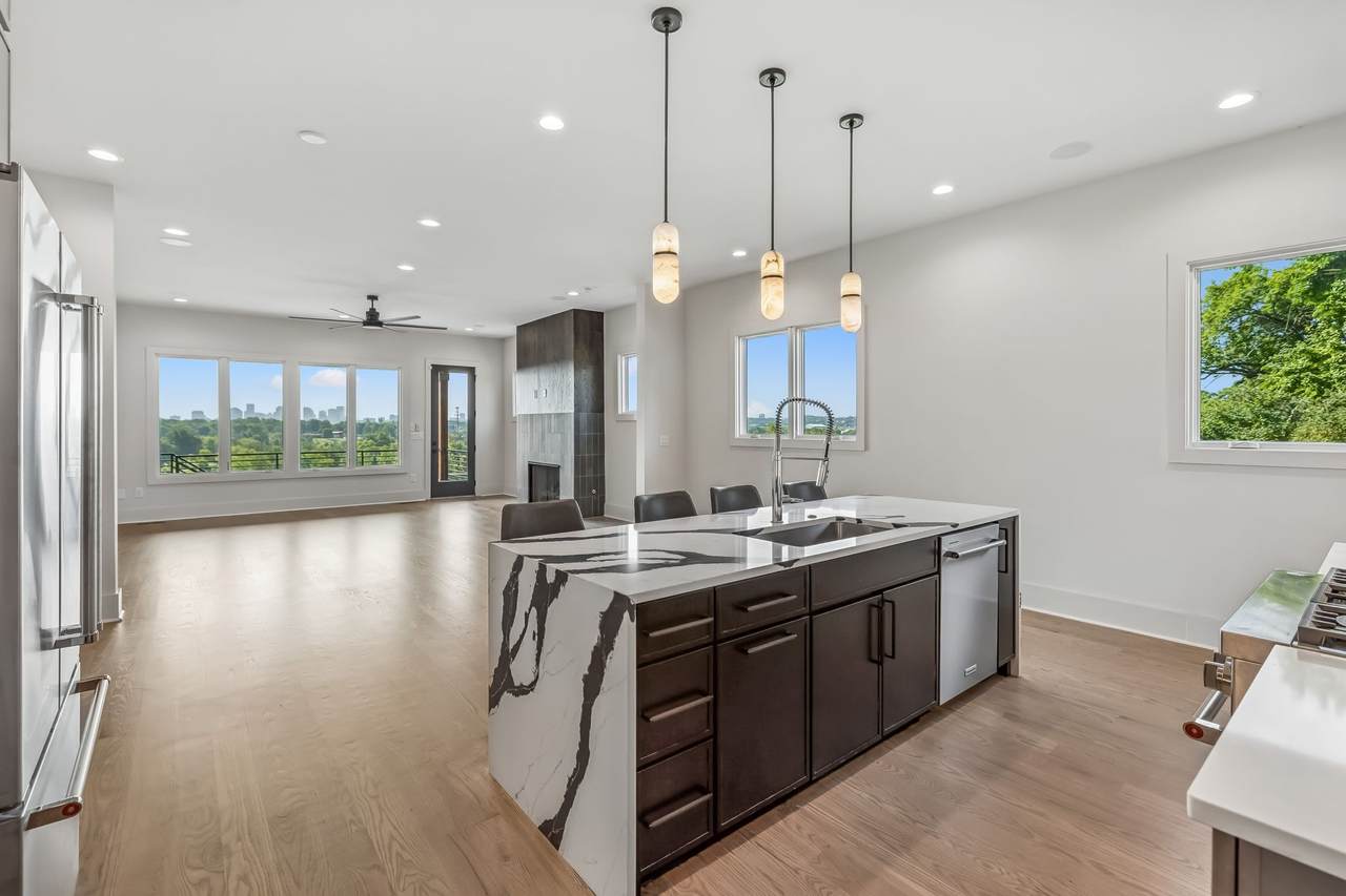2118 Cliff Dr - Photo 1