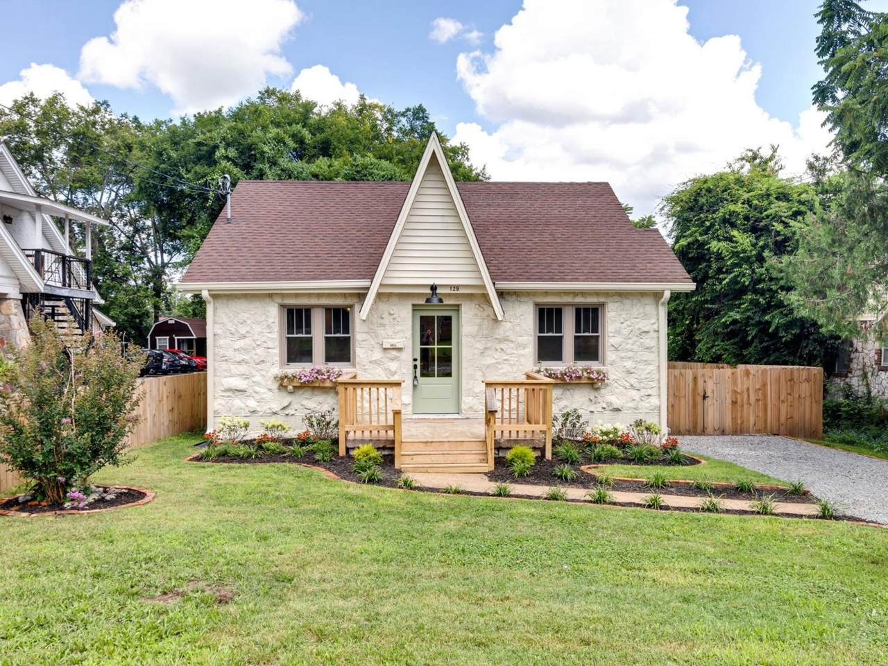 129 Harrington Ave - Photo 1