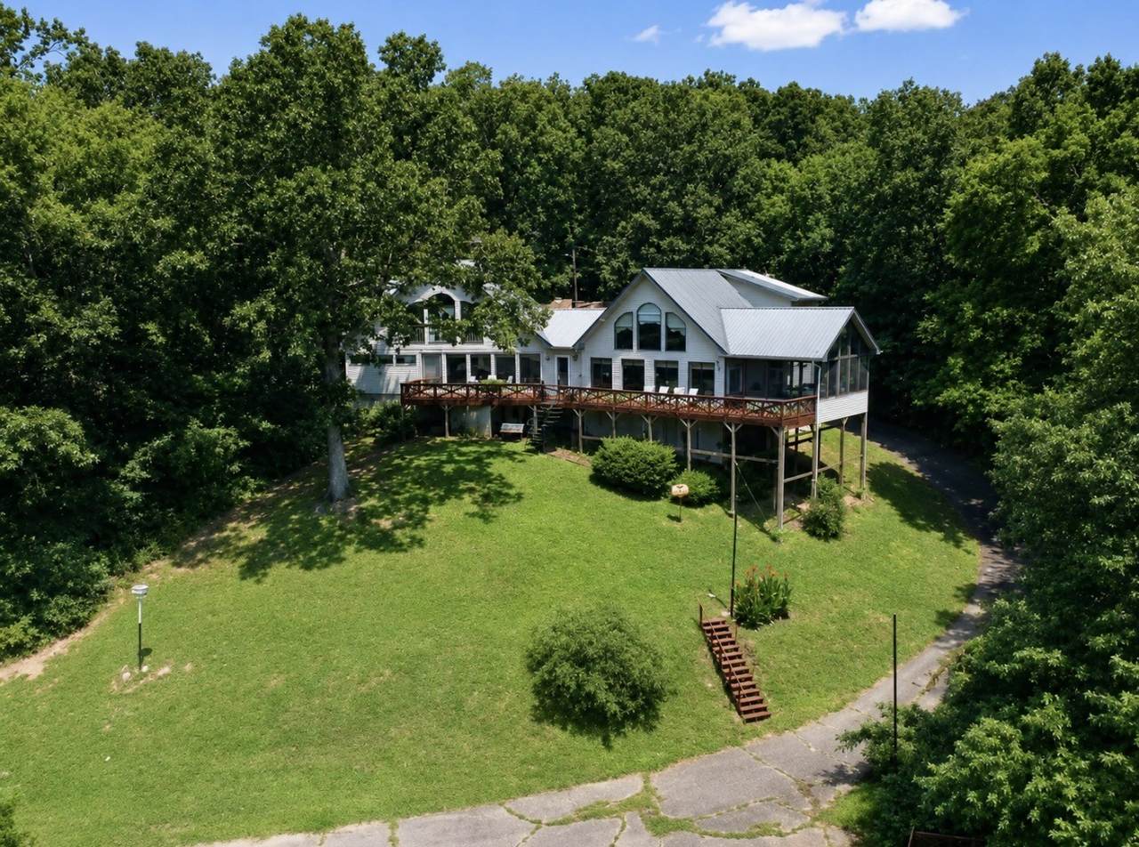 421 Bluff Point Ln - Photo 1