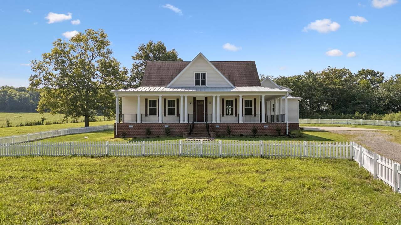 1143 Hilton Ln - Photo 1