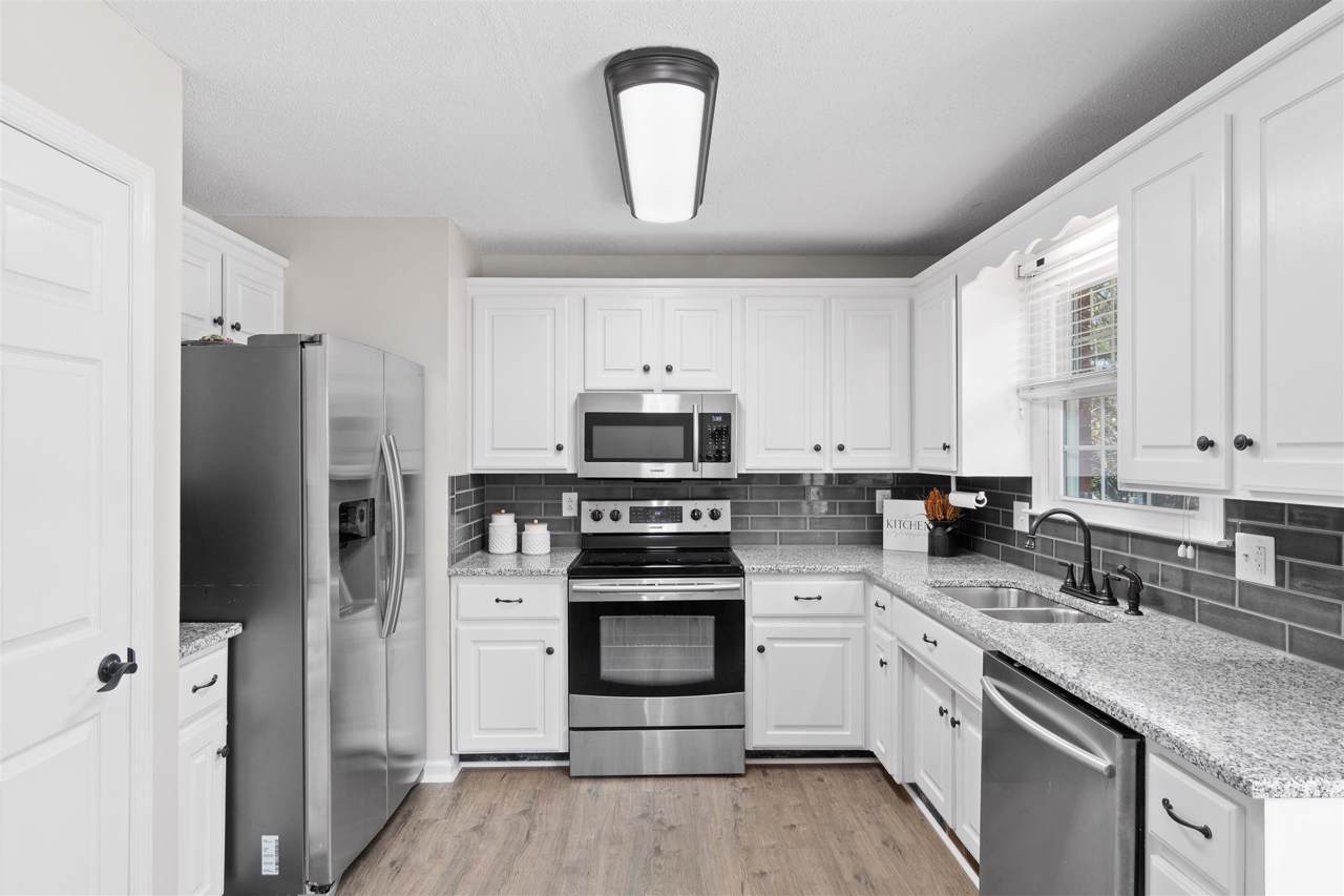 1972 Stepford Dr - Photo 1