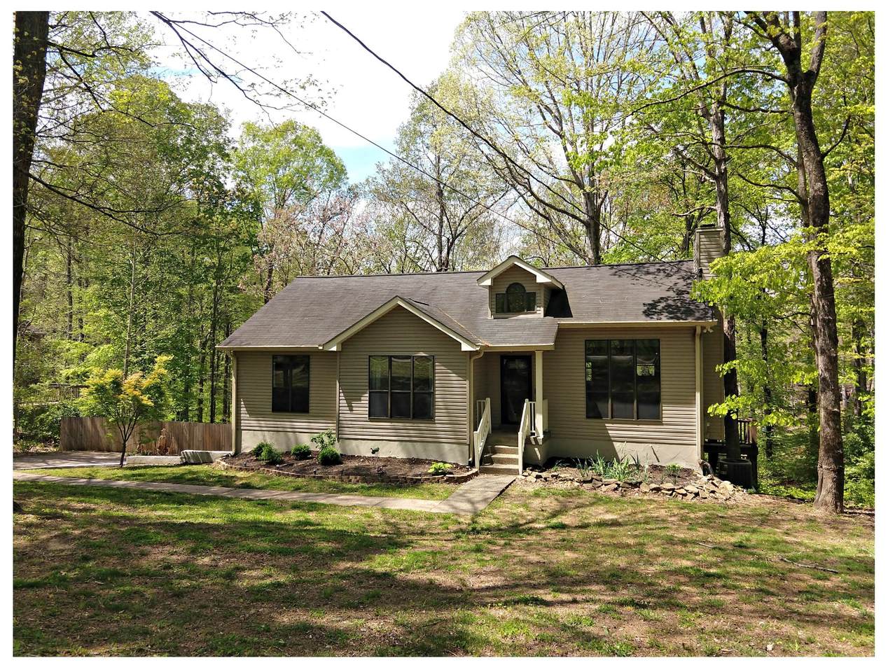 1015 Cross Country Dr - Photo 1