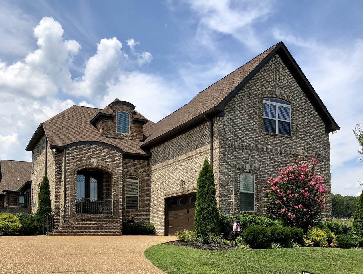 2043 Stonebrook Cir - Photo 1