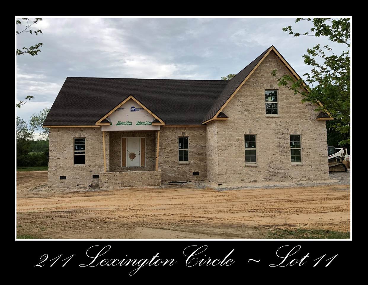 211 Lexington Circle - Photo 1