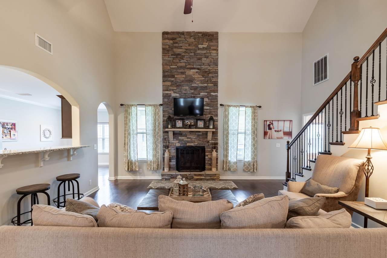 5114 Lady Thatcher Dr - Photo 1