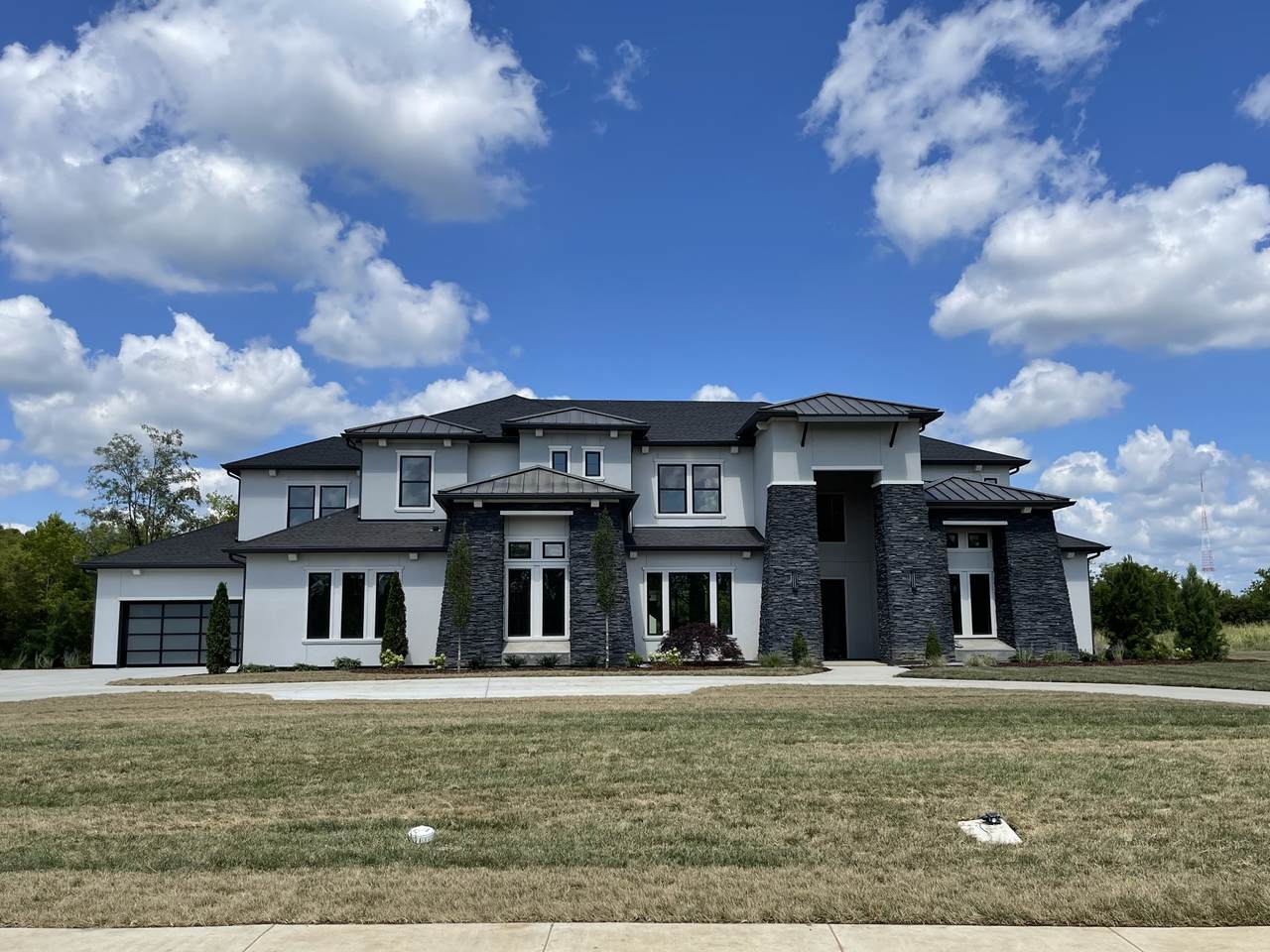 1297 Broad Oaks Dr - Photo 1