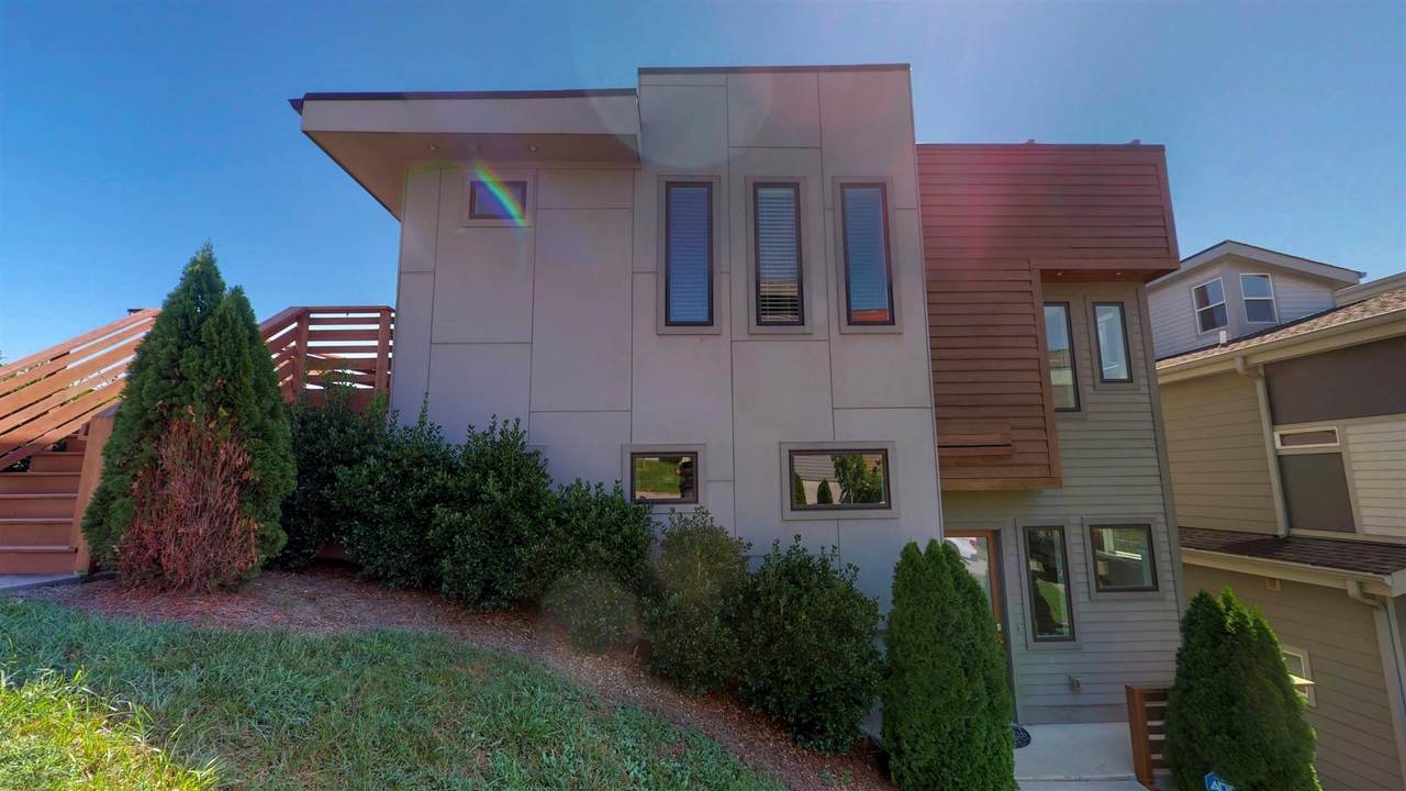 418 33rd Ave North - Photo 1