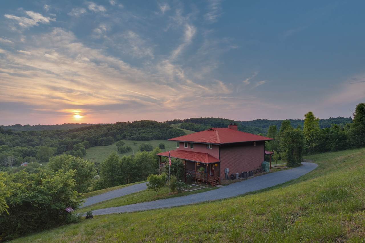 231 Wolf Ridge Ln - Photo 1