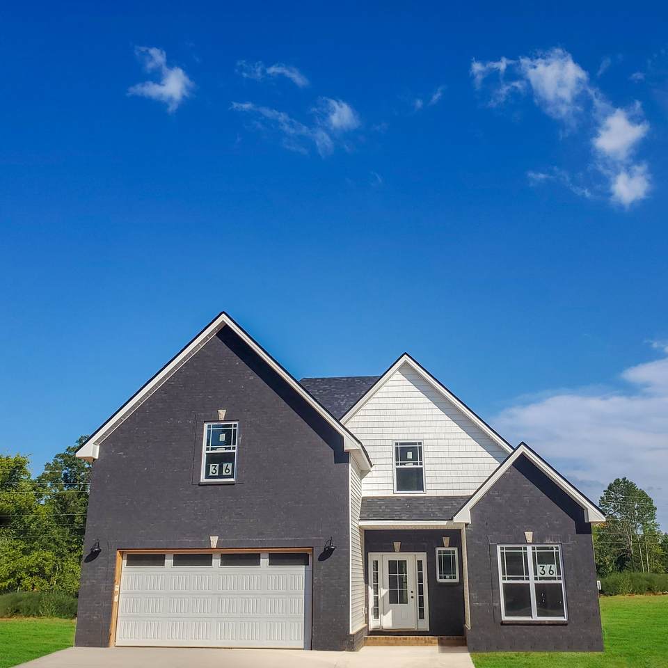 636 Creighton Cir - Photo 1