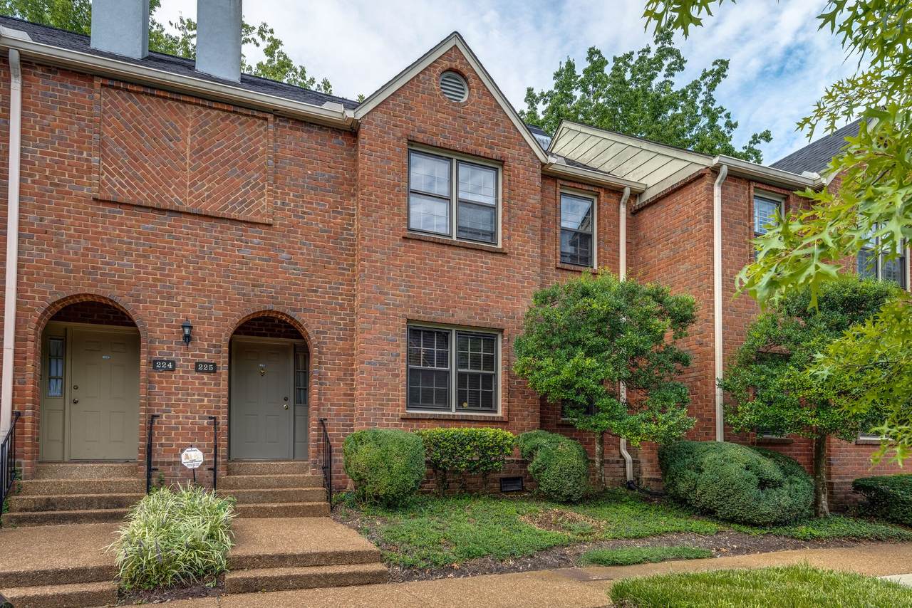 225 Westchase Dr - Photo 1