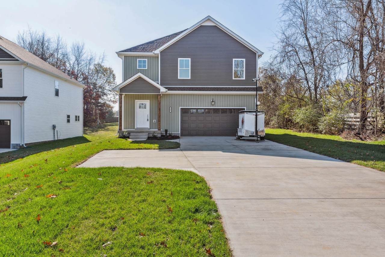 584 Lafayette Rd - Photo 1