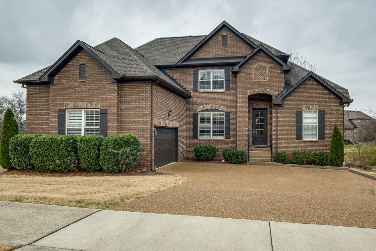 1068 Lillian Ln - Photo 1