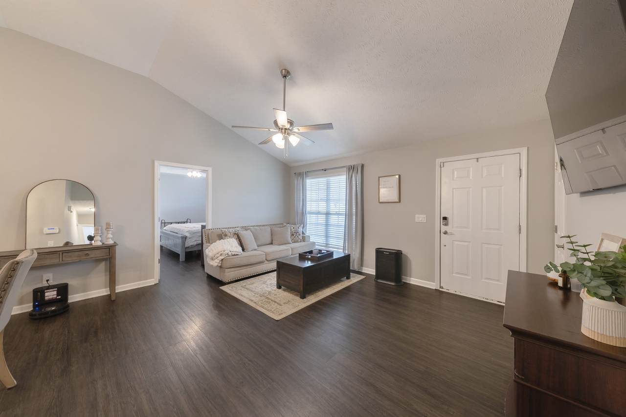 500 Snow Chief Ct - Photo 1
