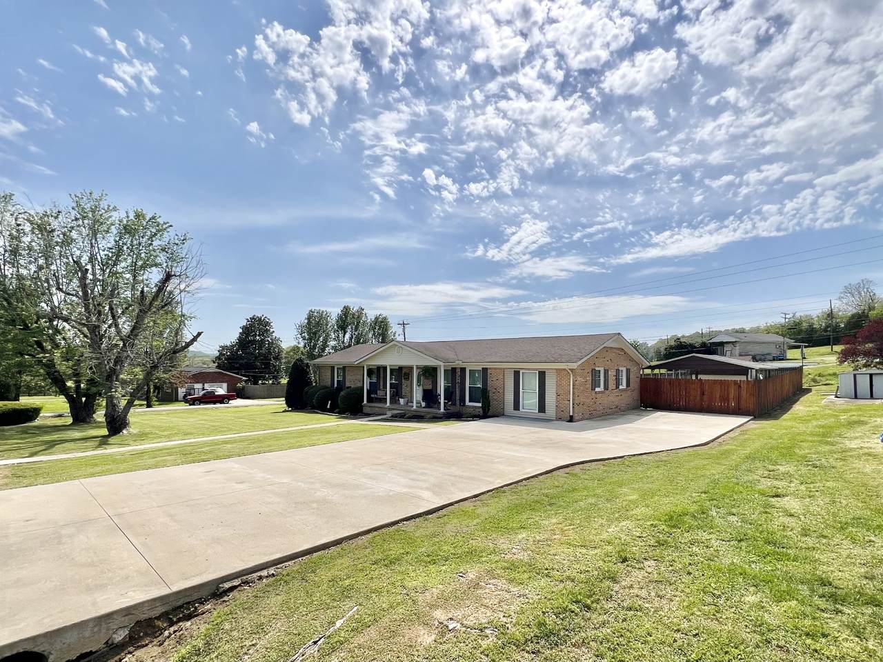 200 N Tidwell Cir - Photo 1