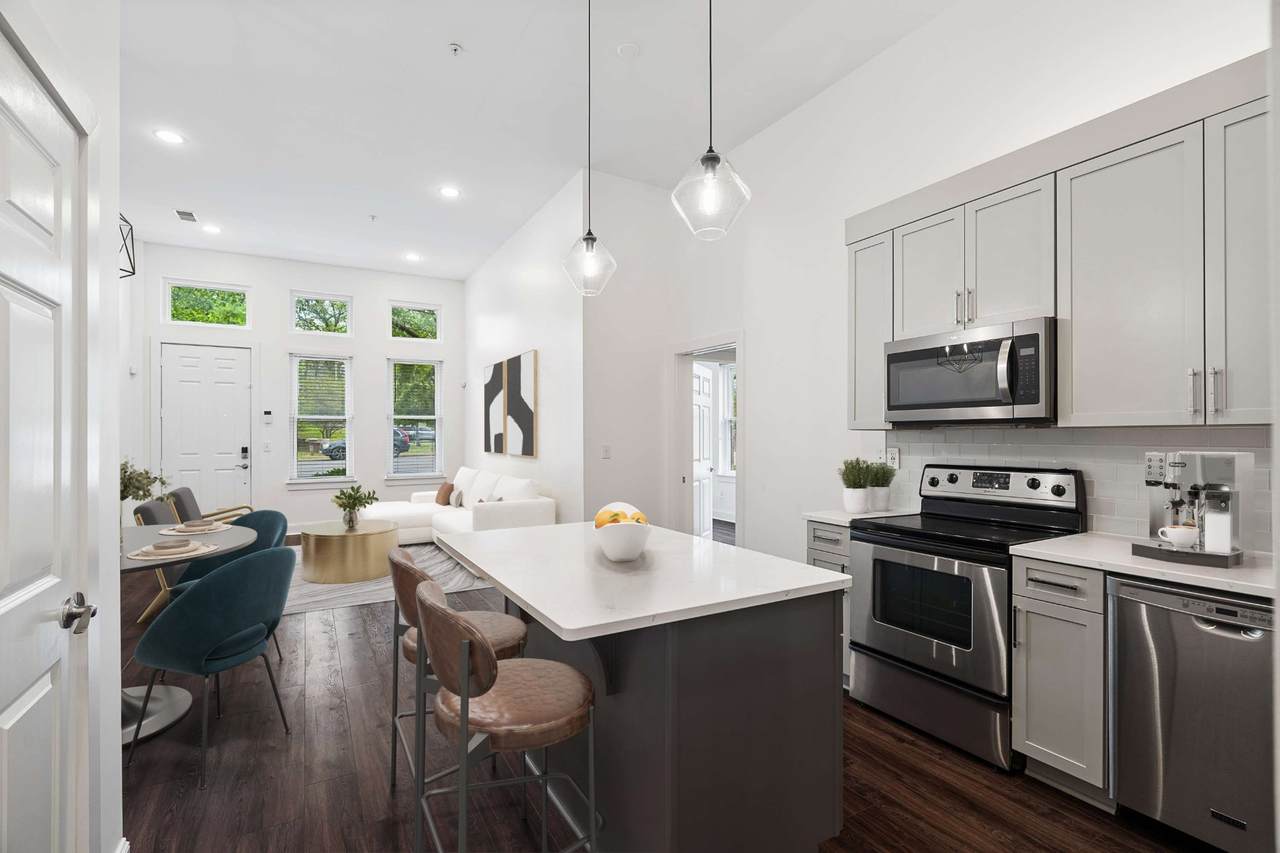 760 Wedgewood Park - Photo 1