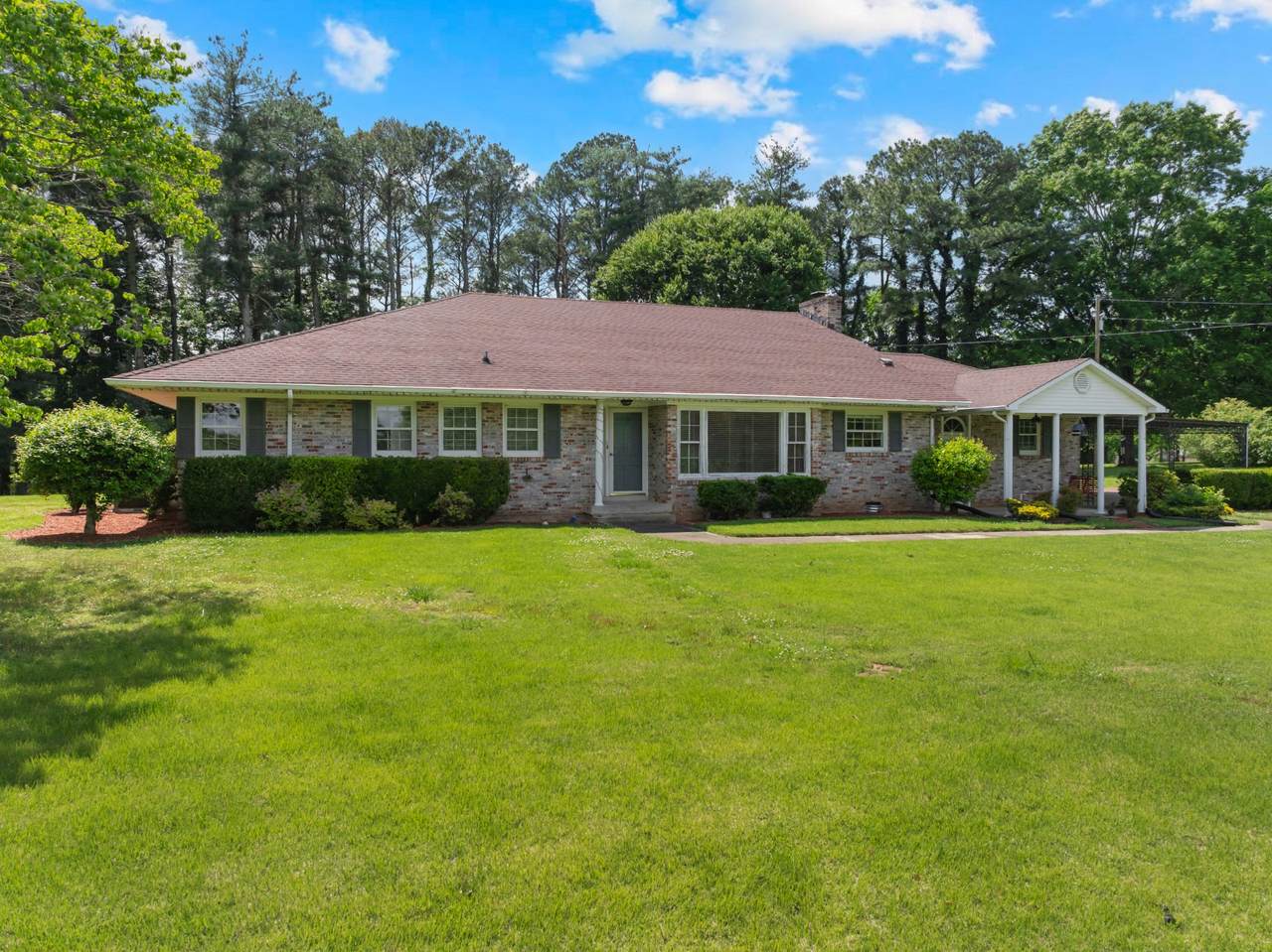 780 Hull Ave - Photo 1