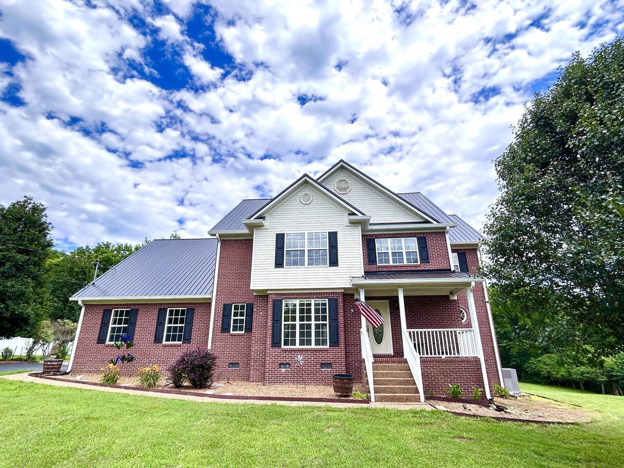 1109 Stonehenge Ct - Photo 1