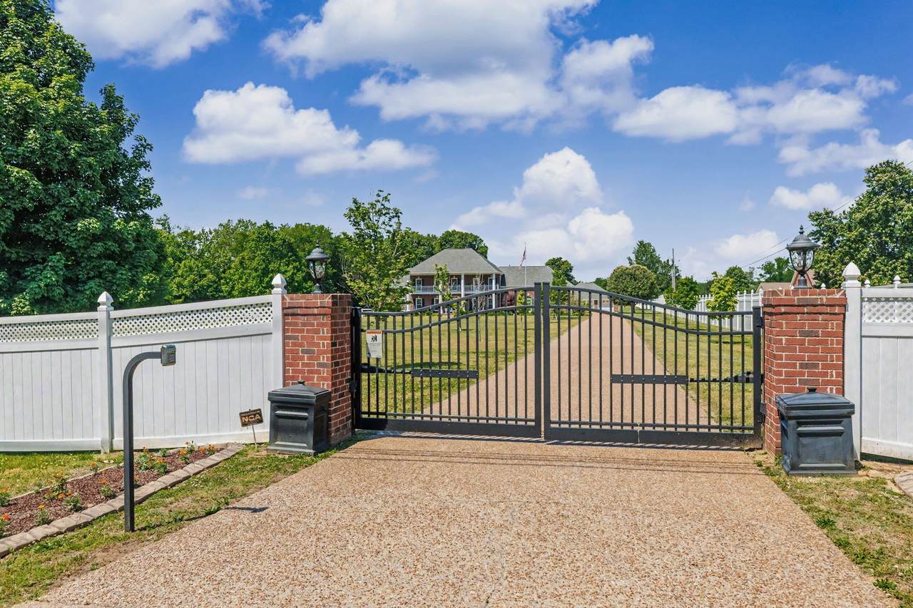 1916 S Mount Juliet Rd - Photo 1