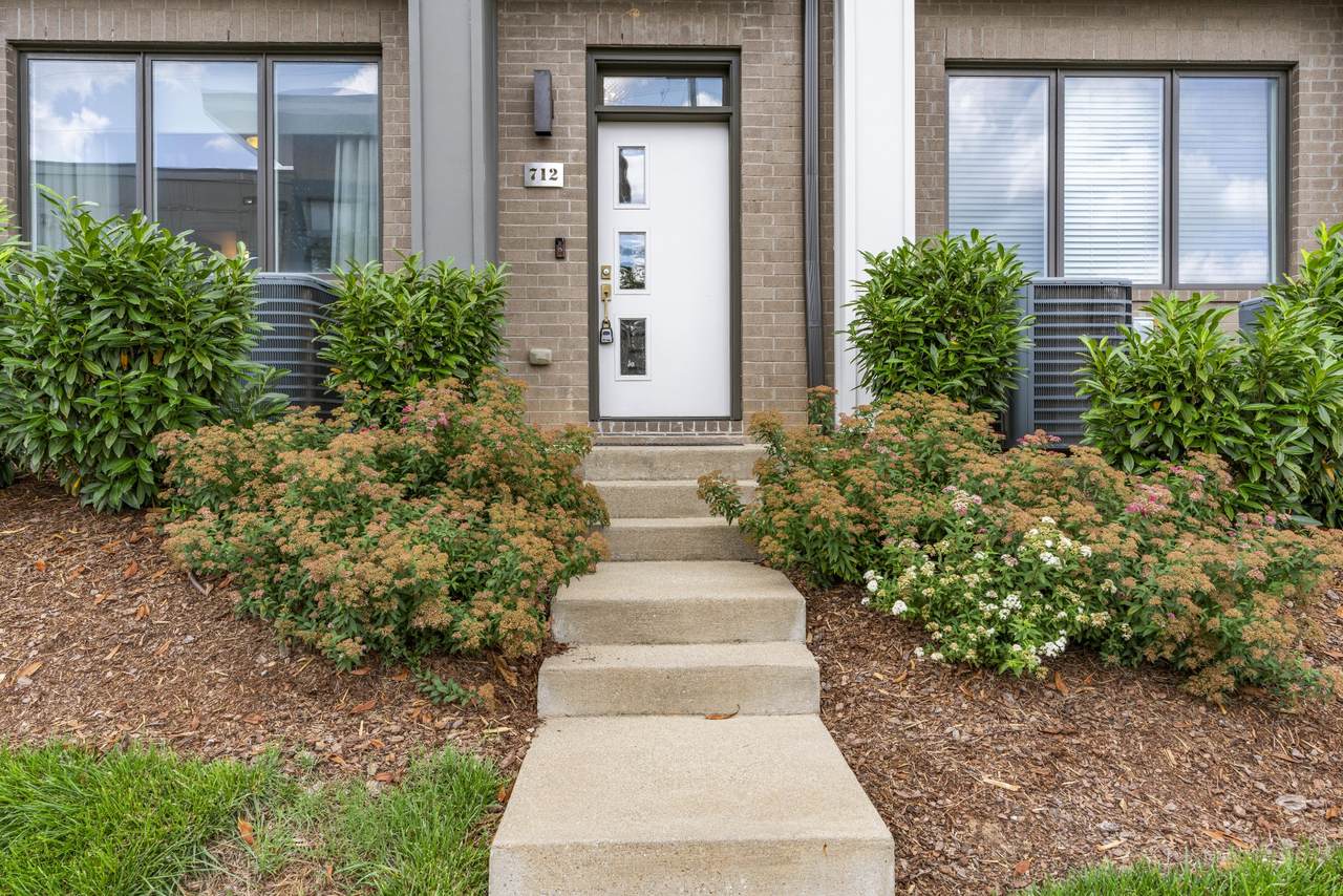 712 Melpark Dr - Photo 1