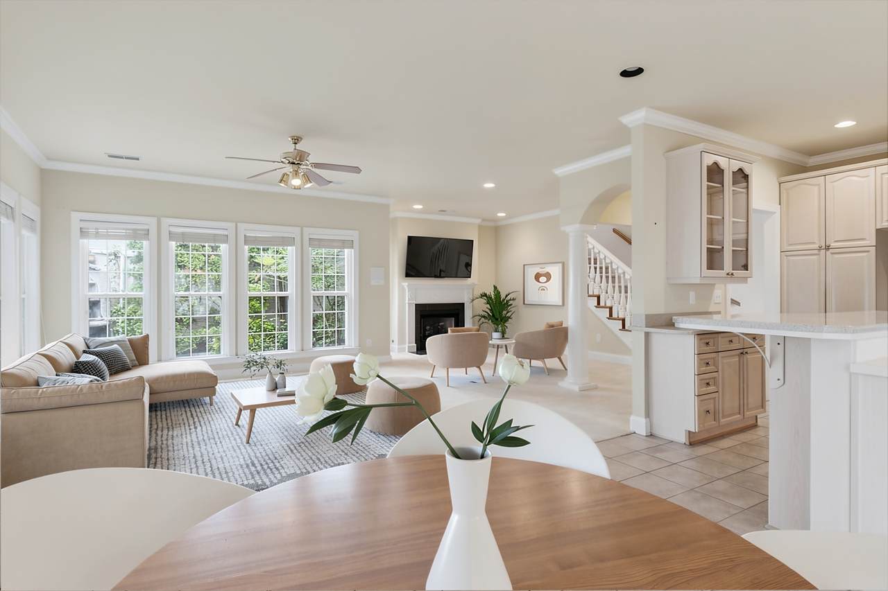 700 Pebble Springs Dr - Photo 1