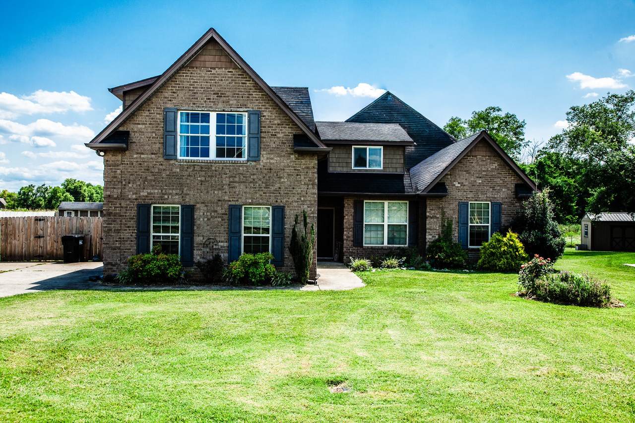2042 Grandstand Dr - Photo 1