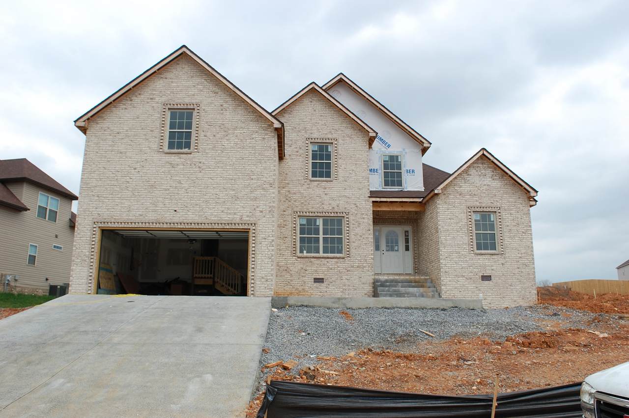 673 Farmington - Photo 1