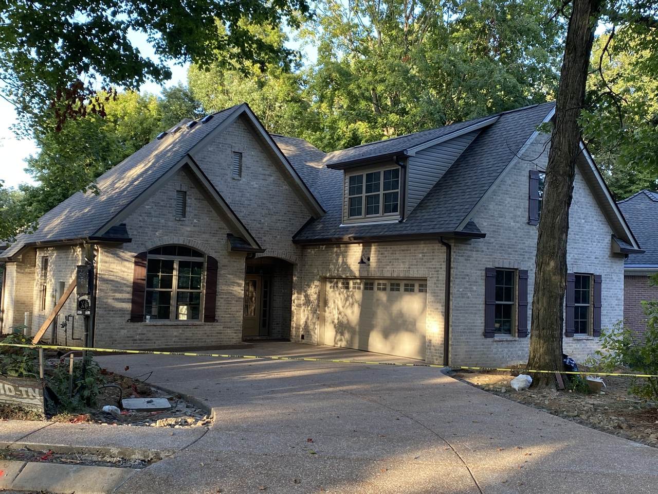 1521 Halifax Dr - Photo 1