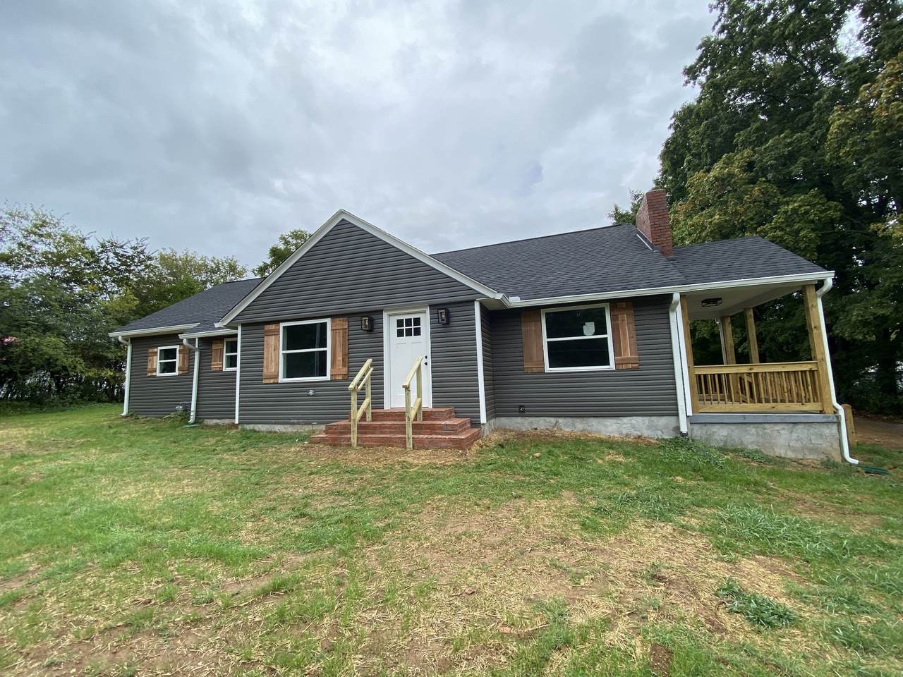 409 College Street - Photo 1