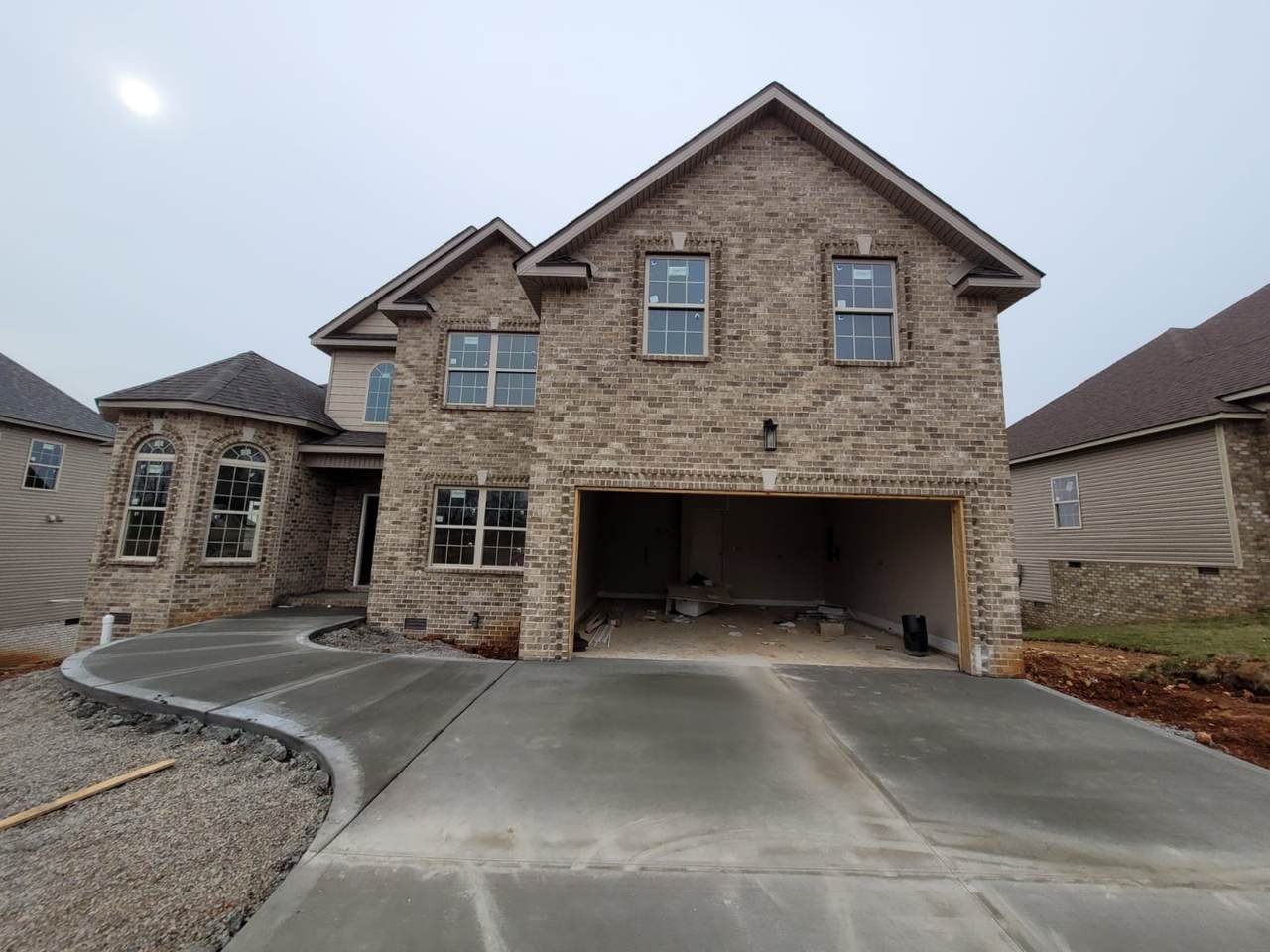 643 Farmington - Photo 1