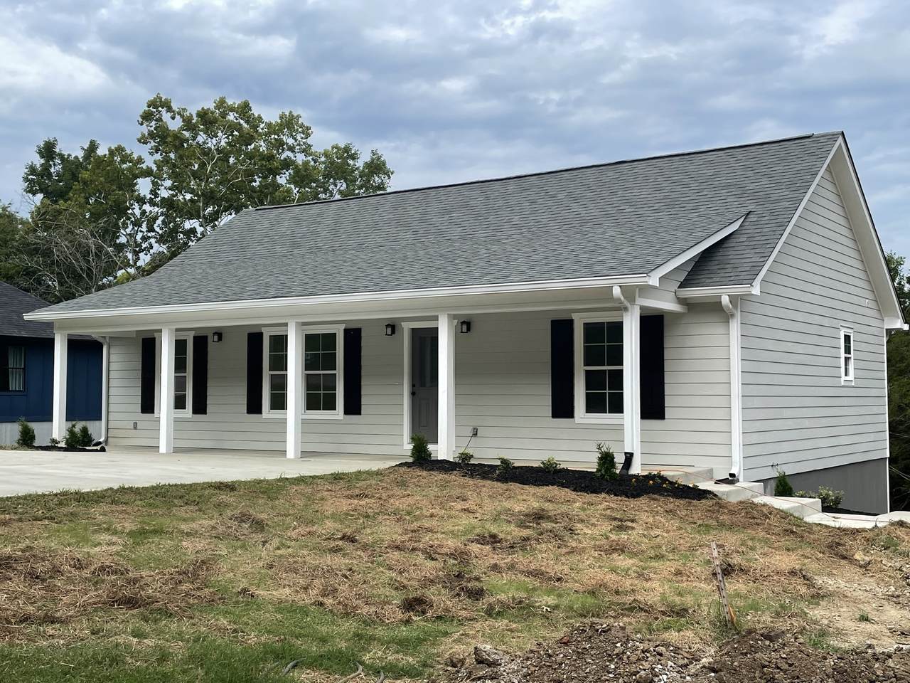 430 Fort Hill Dr - Photo 1