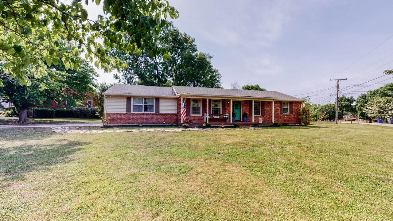 302 Meadowview Dr - Photo 1