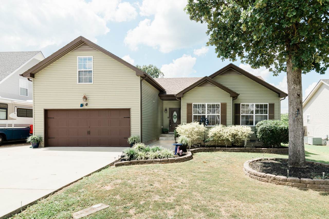 1392 Constitution Dr - Photo 1