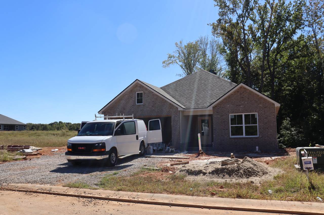 1638 Hidden Creek Trl - Photo 1