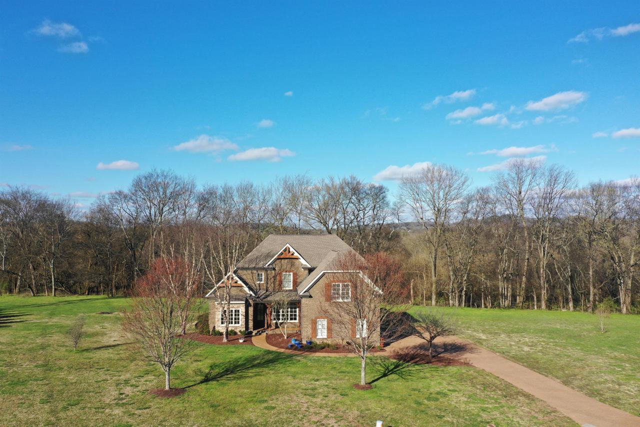 2305 Corinne Ct - Photo 1