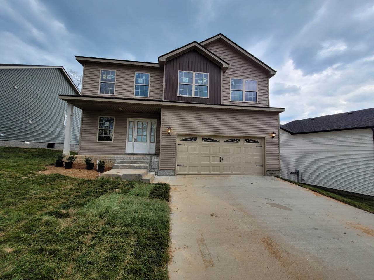 51 Woodland Hills - Photo 1