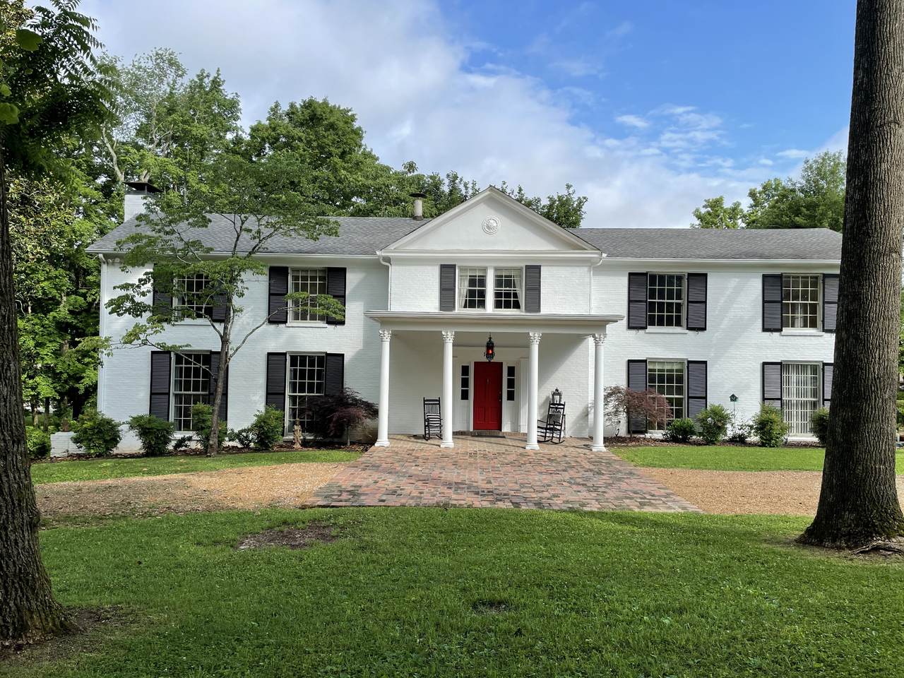 1100 Howard Ln - Photo 1