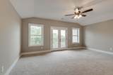 1121 Lawrence Ave - Photo 22