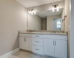 1121 Lawrence Ave - Photo 24