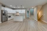 1121 Lawrence Ave - Photo 5
