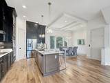 913 W Trinity Ln - Photo 27