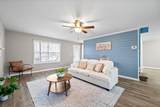 1637 Autumn Dr - Photo 4