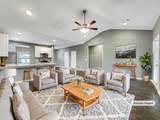 724 Mitscher Dr - Photo 2
