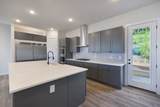 1608 Boxwood Dr - Photo 3