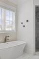1411 Newhaven Dr - Photo 30