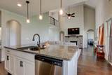 592 Dexter Dr - Photo 14
