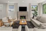 909 Montrose Ave - Photo 15