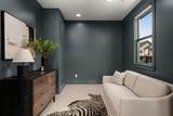 909 Montrose Ave - Photo 20