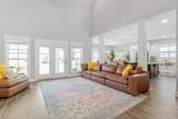 553 Bowden Dr - Photo 10