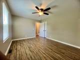 202 Maplewood Dr - Photo 18