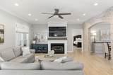 9413 Clovercroft Rd - Photo 8